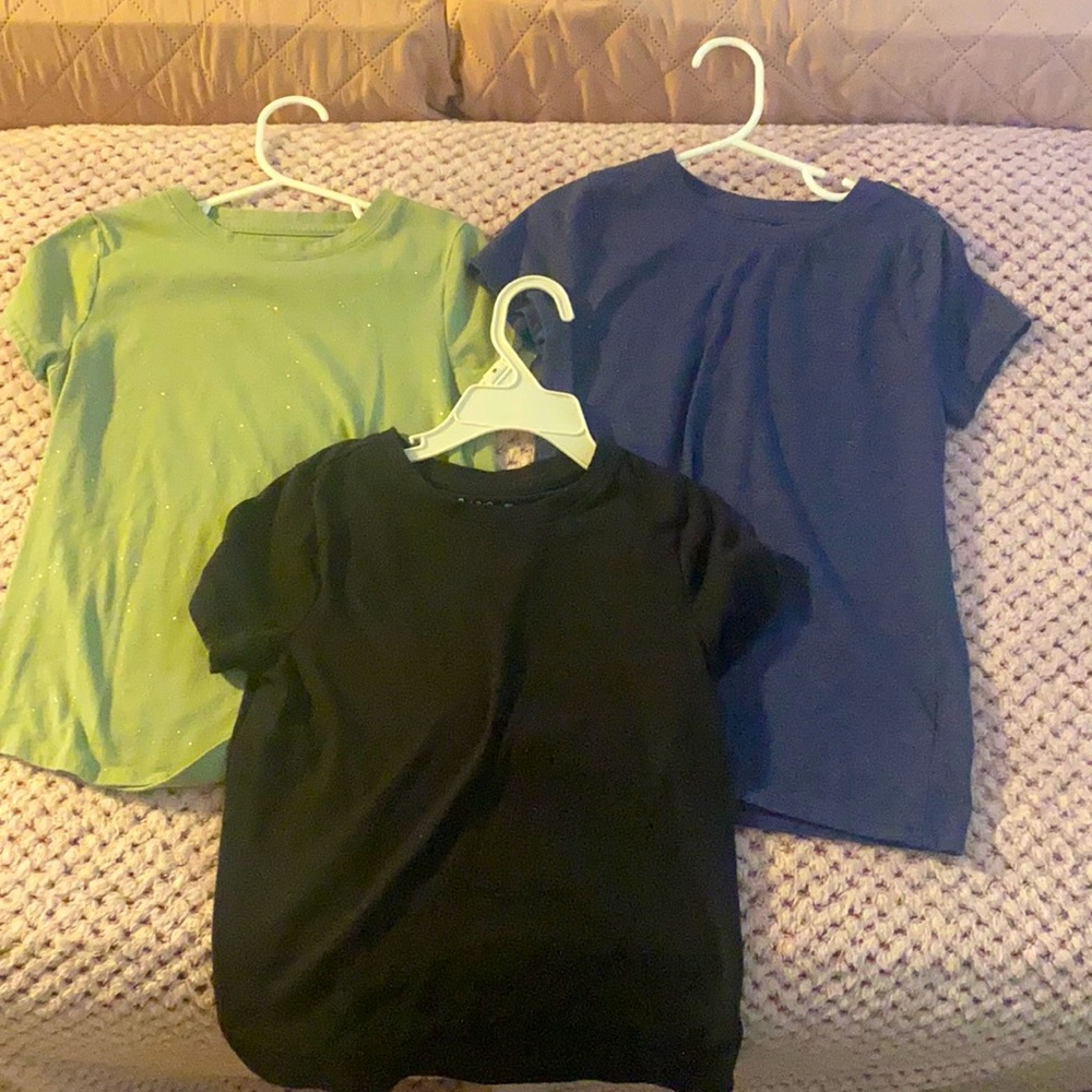 Girls T-shirt 3 shirts GREAT condition!